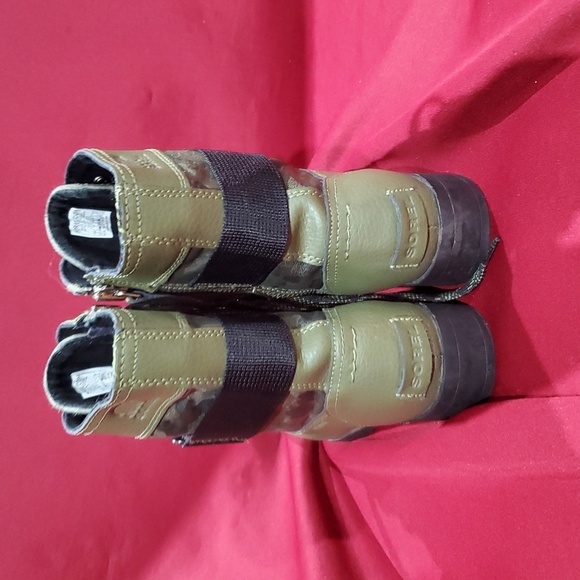 Sorel army green and camo combat boots lace up and side zipper - Picture 4 of 11